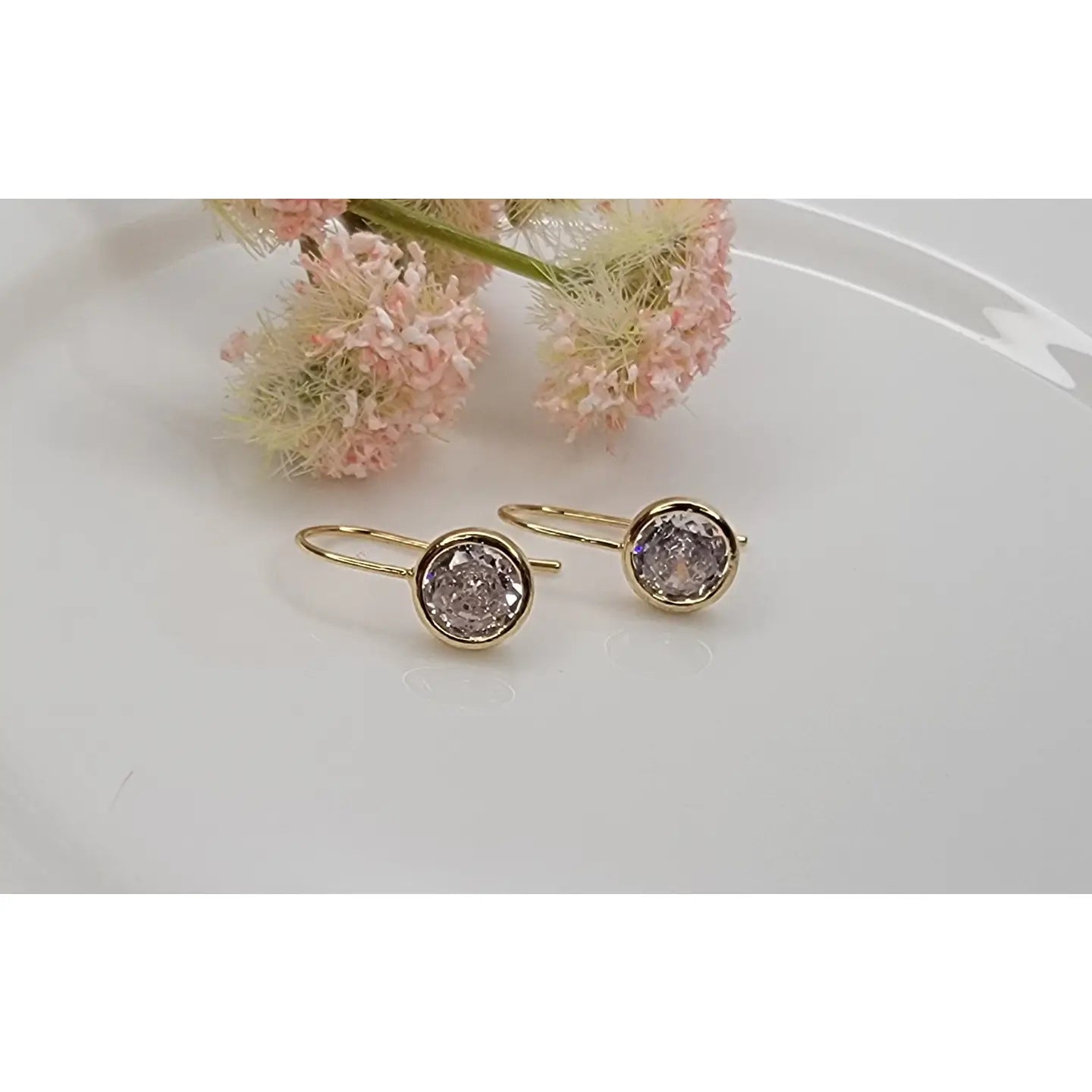 Round Hook Earring / Gold