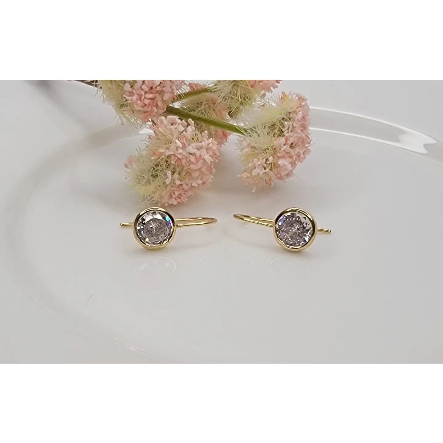 Round Hook Earring / Gold