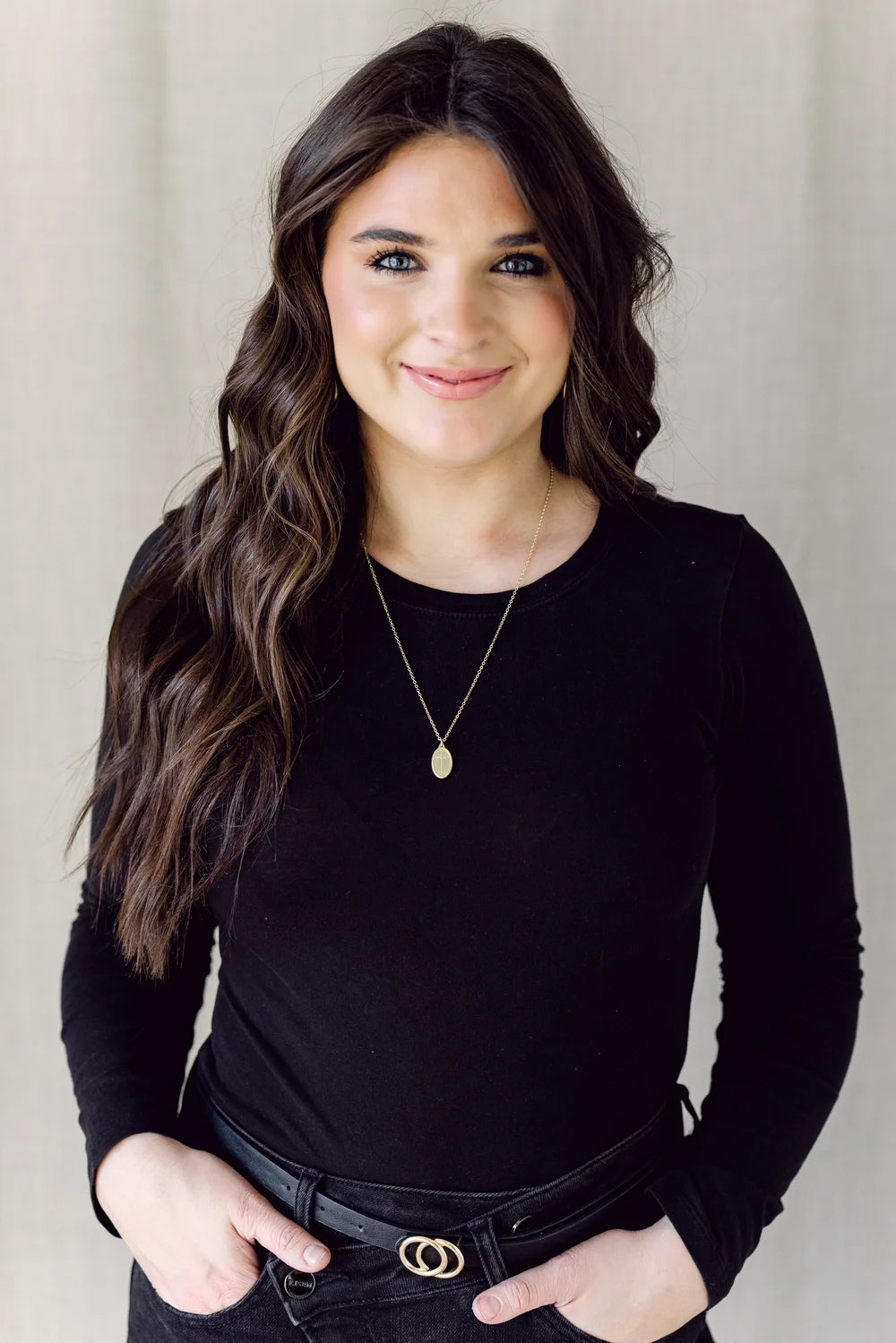 Petite Pendant Necklace Oval Cross / Romans 5:8