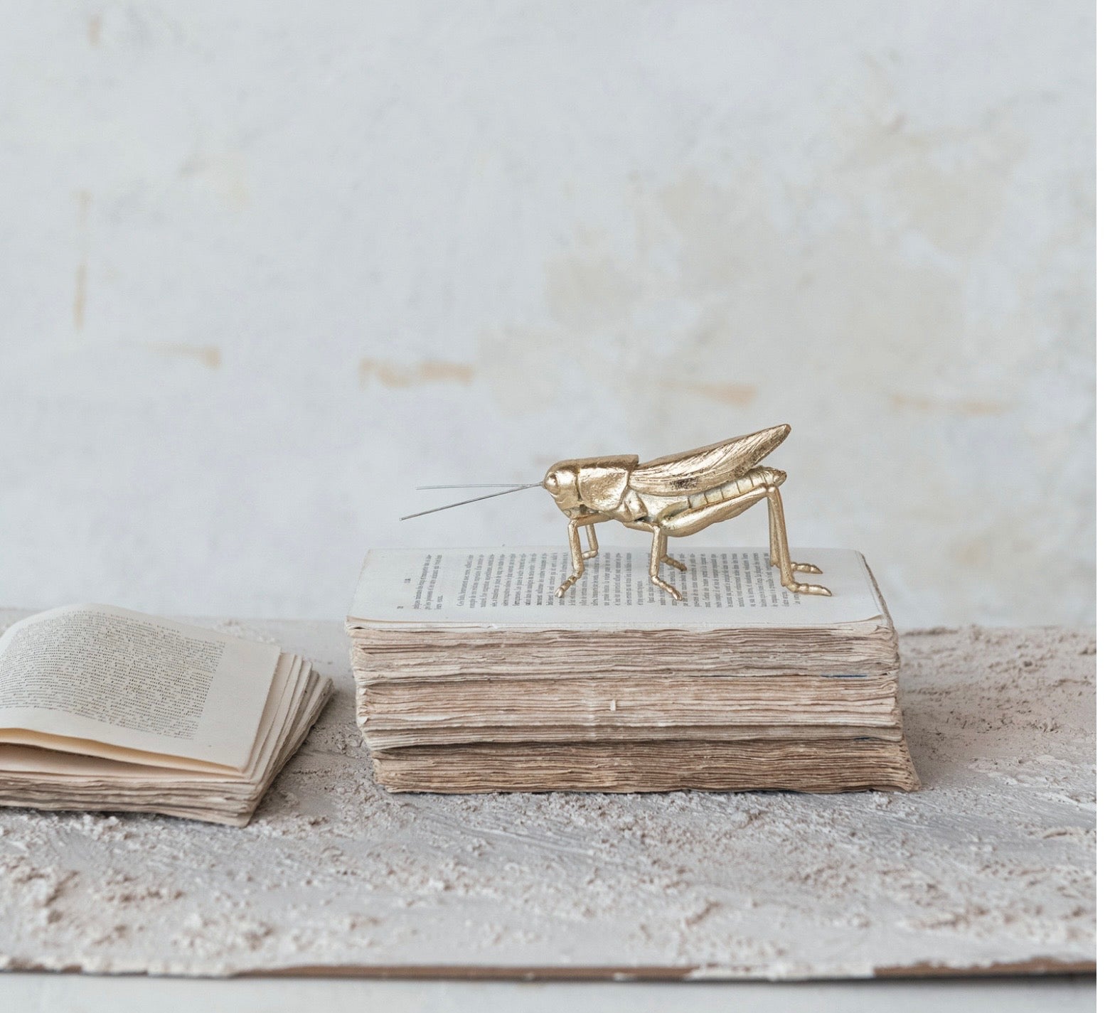 Resin & Metal Grasshopper, Gold Finish