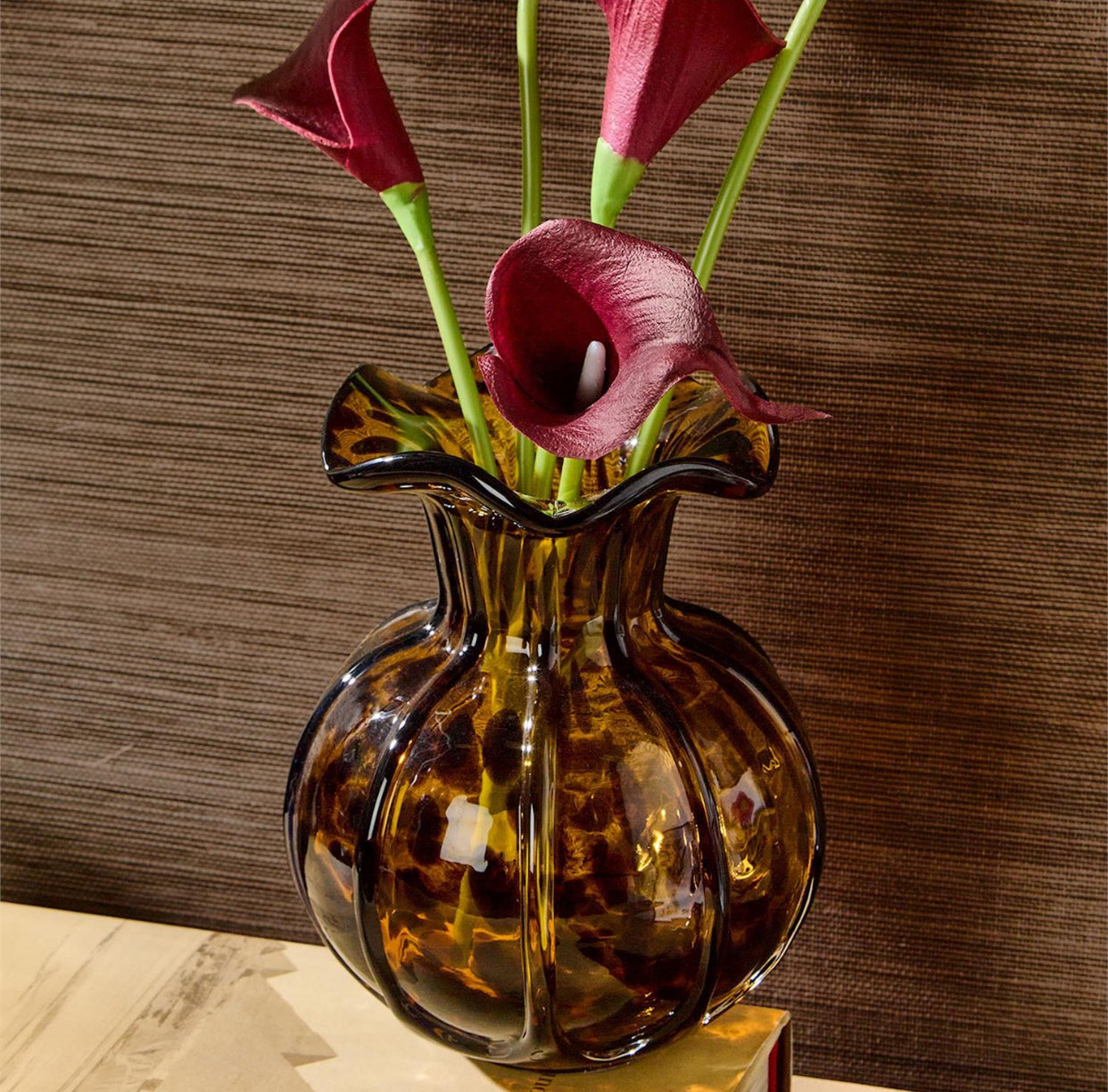 Ruffled Edge Vase / Tortoise