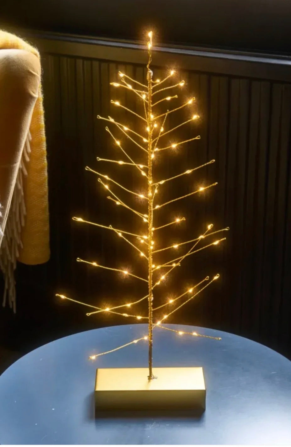 Festive Tree Light / Gold