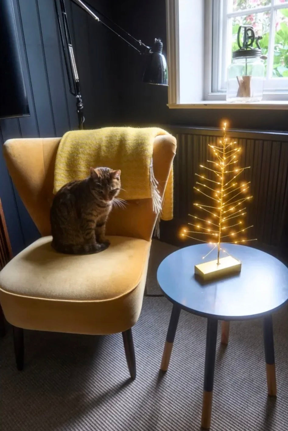 Festive Tree Light / Gold