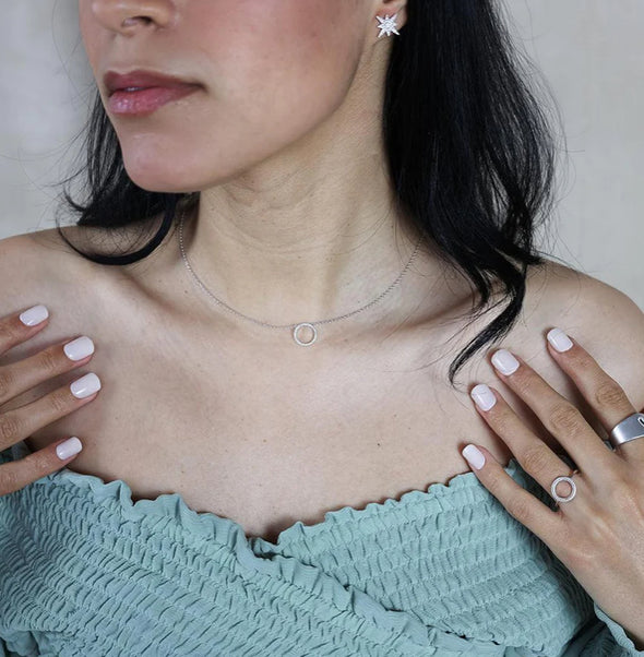 Silver Standing O Pendant Necklace