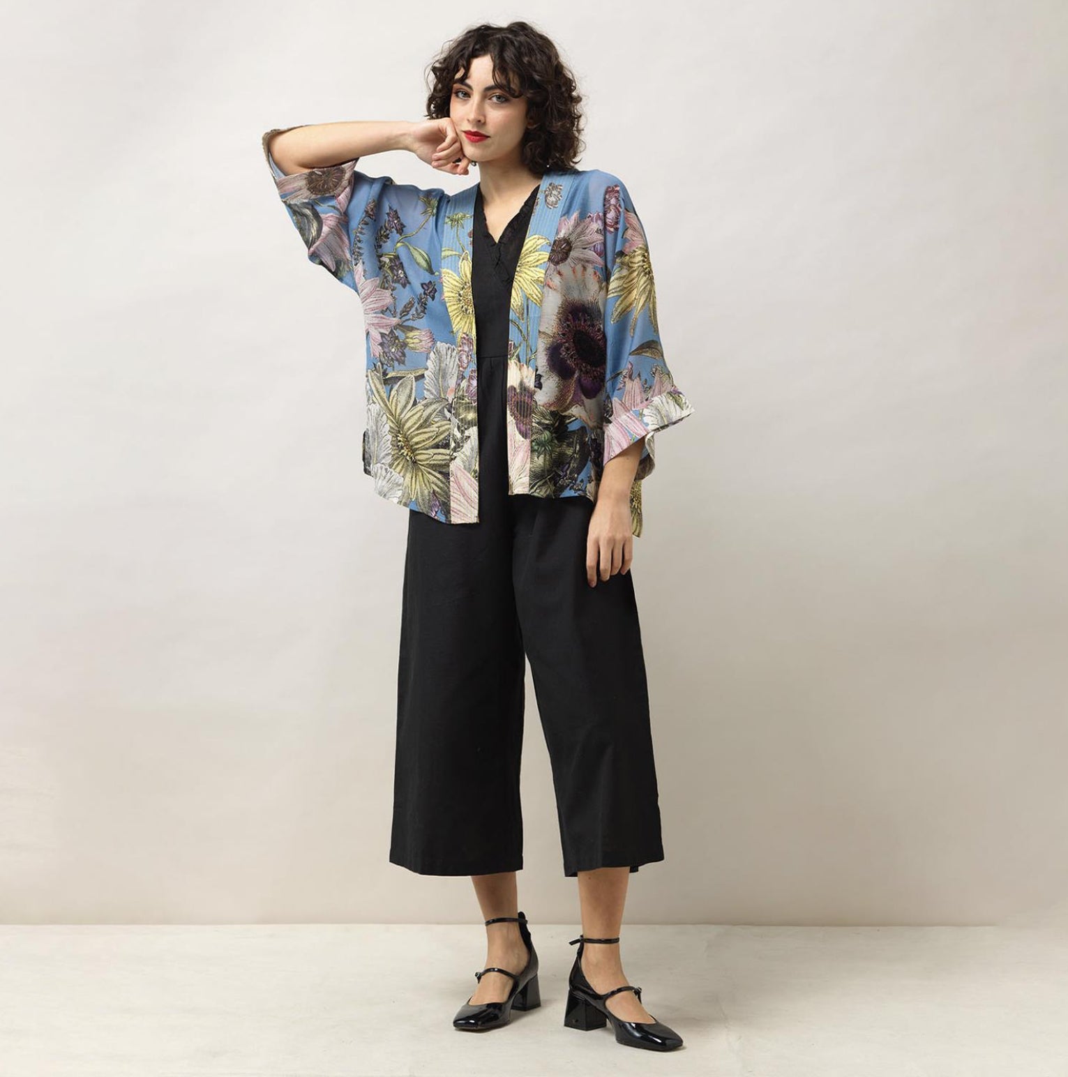 Lightweight Short Kimono - Daisy Cornflower Blue
